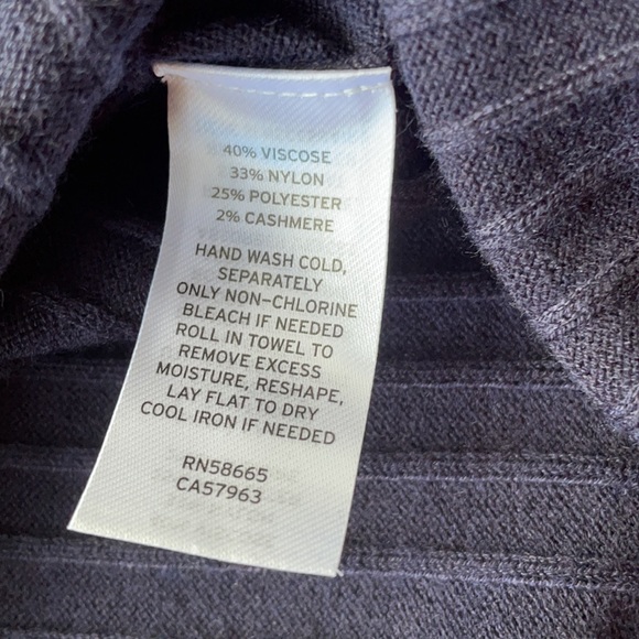 Treasure & Bond V-Neck Navy Ribbed viscose Cashmere Blend Top - Picture 10 of 11